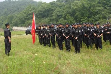 看看广州特警野外拉练吗？