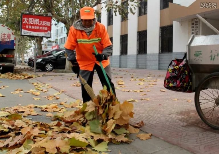 环卫工成百万富翁 依旧每天坚持当环卫工