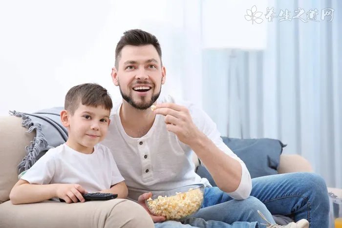 男童爬进动物围栏 带孩子游动物园注意什么