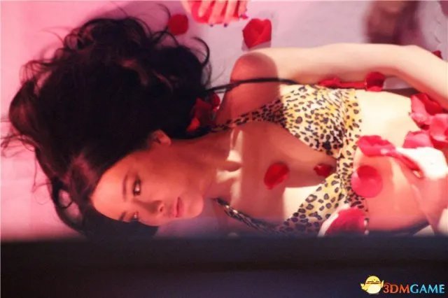 国内嫩模龚玥菲娇羞上阵 双手遮阴淋浴造型曝光