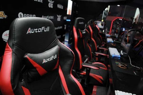 中国电竞用户规模达4.84亿人，你看好电竞这个行业吗？