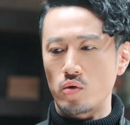 《天衣无缝》秦守仁的身份是什么？资历群其实就是秦守仁