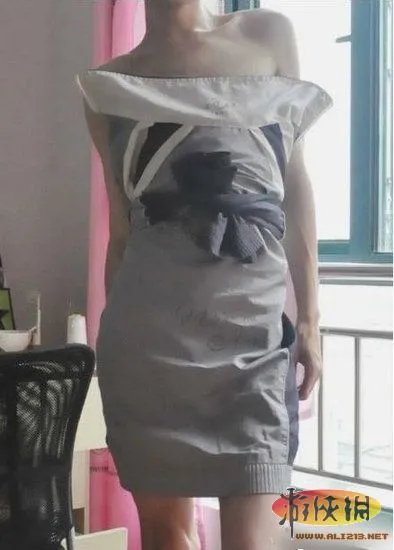 大奶&小内亮瞎双眼！细数校服的32种奇葩穿法