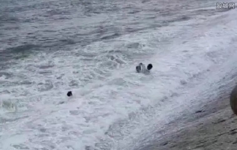 青岛2游客被浪卷走均不幸遇难 听到这个消息让人很揪心