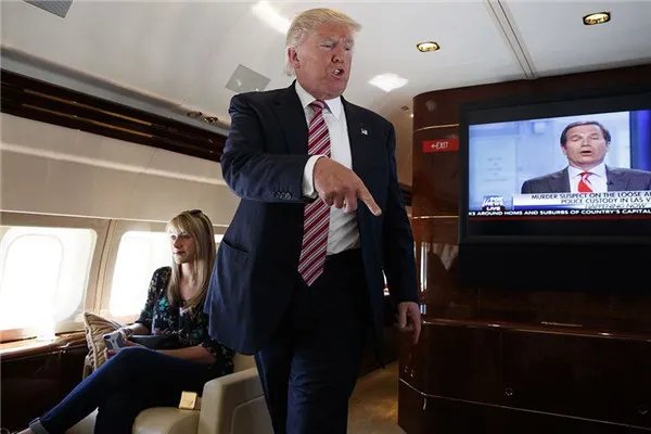 特朗普所乘专机险撞机 特朗普撞机事故原因是什么