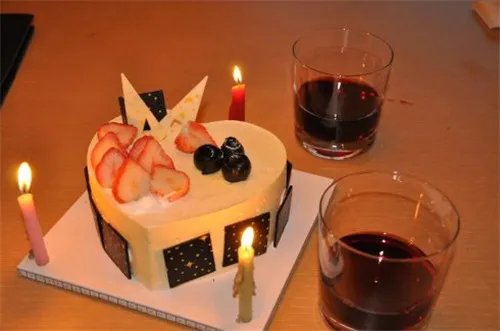 结婚三周年送什么礼物比较好 结婚三周年是什么婚呢