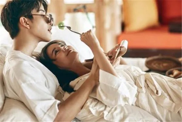 李海娜mike公布恋情在一起了吗 李海娜为什么取关mike关系淡了吗