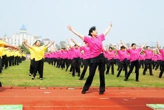 大妈空手夺白刃怎么回事？