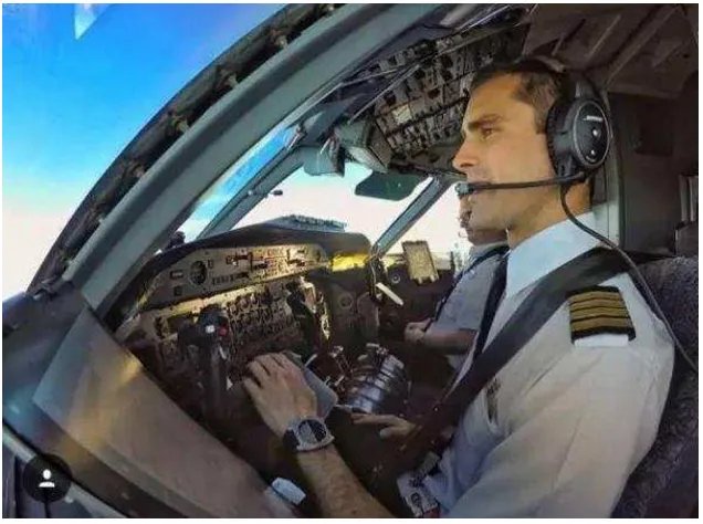 俄罗斯飞行员跳槽中国是因为拿高薪吗?