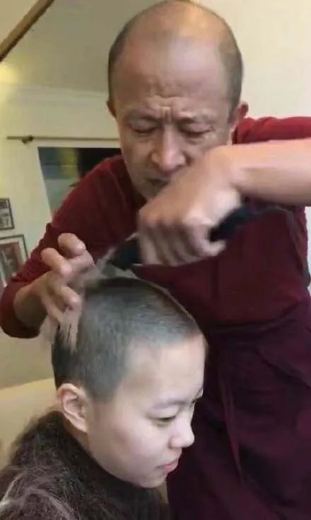 窦靖童工作室如何回应剃度一事?