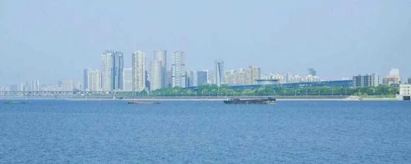 钱塘江大潮形成原因