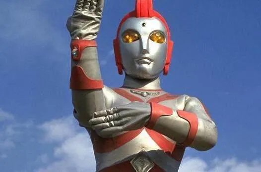 最爱吊打怪兽的夫妻奥特曼（图）