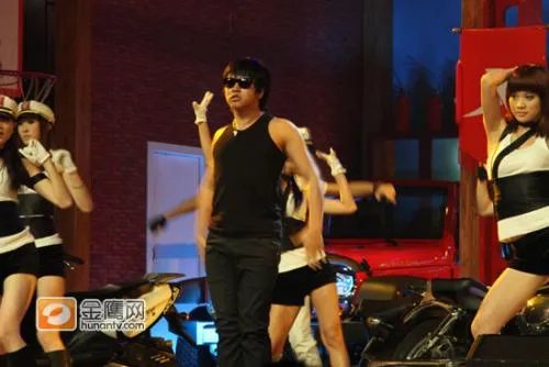 洪辰陪欧弟睡的照片曝光是真的吗 洪辰结婚了吗老公是谁最新消息