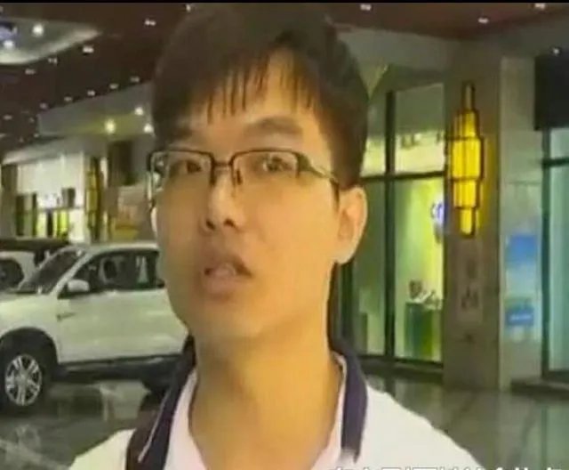 大侠说:小伙双11花1万多“秒杀”跑车，取车时商家称那是订金！你们怎么看？