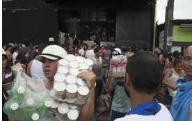 委内瑞拉为什么会发生哄抢事件?