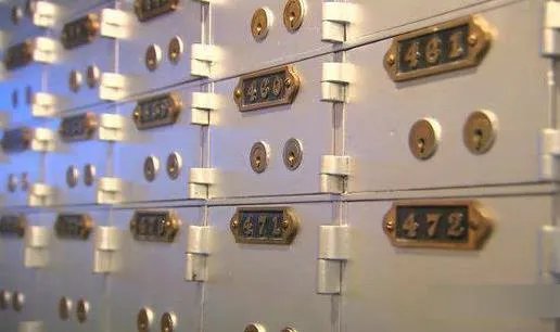 女子买下旧银行大楼 现惊人一幕:变化惊人(图)