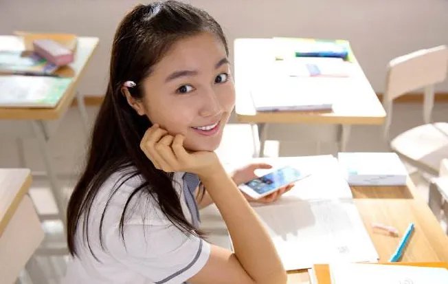 点读机女孩入读中国传媒大学是自己考进去的还是怎么回事？