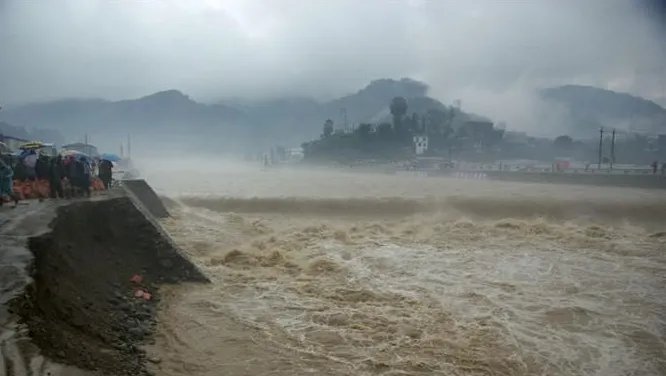 四川暴雨预警升级为黄色预警的具体情况是？