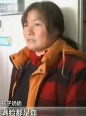 男孩被二哈扑咬是怎么回事？