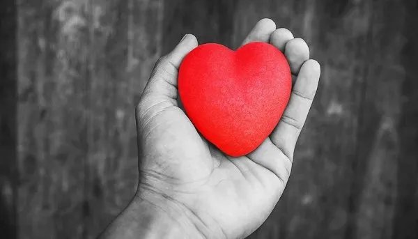 事件“匿名捐款15年”的人是谁?