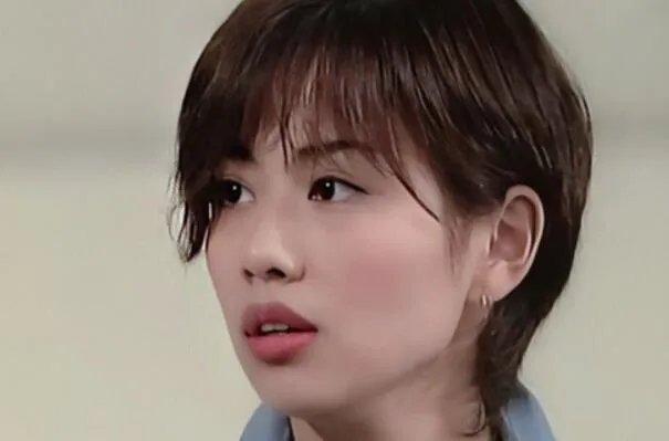 陈松伶个人资料简历照片:曾经的香港一姐(如今被婆婆无视)