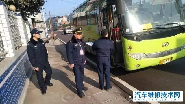 为什么公交车上那么多人不算超载,为何公交车可以超载