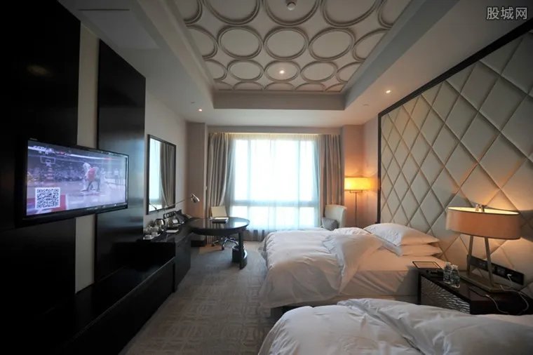 官方回应隔离14天收14000元 被隔离是自费吗