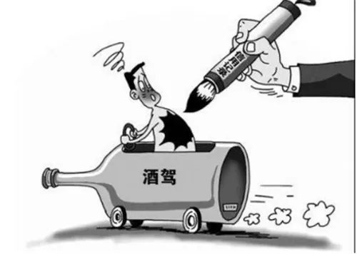 交警酒驾连撞4车逃逸  公安局长霸气发言获点赞！