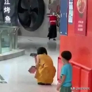 北京一女子在商场吃饭时被通知核酸检测阳性崩溃大哭值得同情吗？