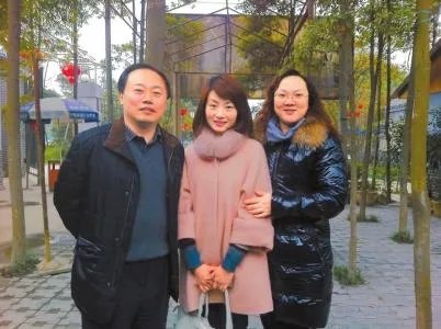 余旭父母一夜未眠 赶赴天津执意睡在女儿床上