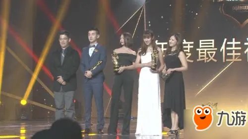 《LOL》2017年度颁奖盛典回顾 Uzi获得年度最佳ADC