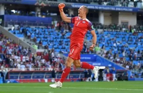 世界杯梅西点球被扑出网友如何评价？