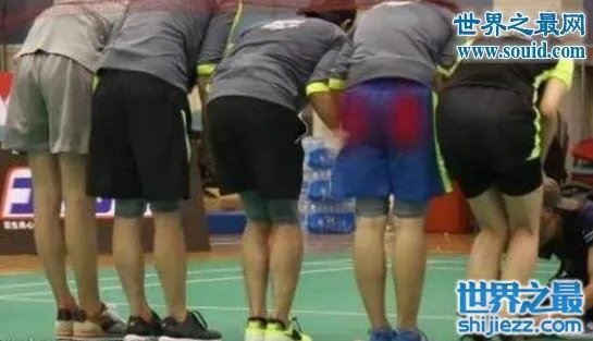 白百何跑男屁股好大,遭受惩罚屁股被暴打痛哭