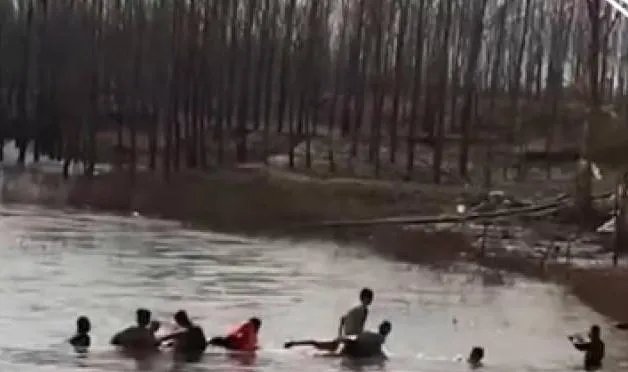 河北多人落水事件是怎么回事 1人淹死或因两船相撞