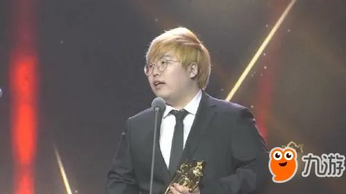 《LOL》2017年度颁奖盛典回顾 Uzi获得年度最佳ADC