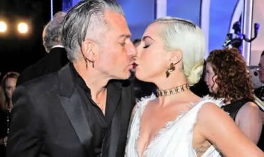 Lady Gaga取消婚约钻戒消失：原因真相是什么揭晓