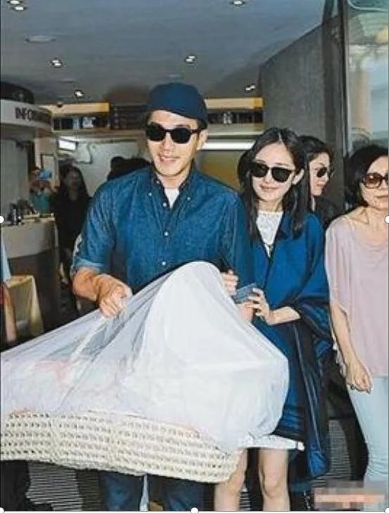 杨幂怀孕拍戏如何遮住孕肚的 明星生完孩子身材怎么恢复这么快