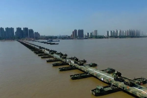 舟桥部队35分钟在黄河飞架浮桥，野战桥有哪些通行限制？