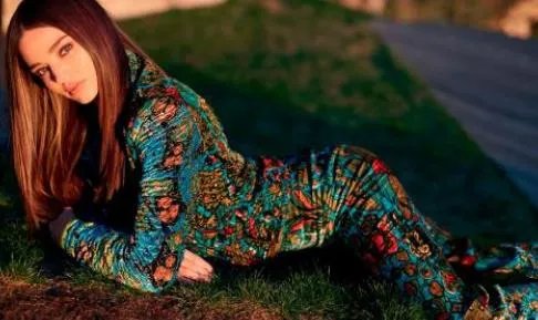 米兰达可儿怀三胎,十个月前刚为富豪老公生完子