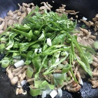 青椒炒肉