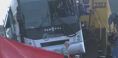 科威特巴士相撞多少人伤亡？