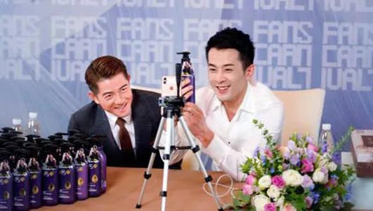 辛巴粉丝被骗600万围堵公司讨说法，这与辛巴有直接关系吗？