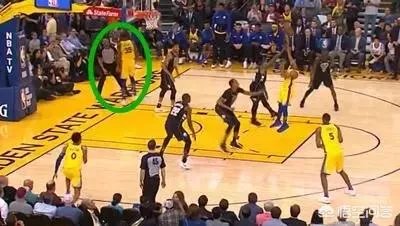 勇士对阵雄鹿,杜兰特复出首战遭驱逐,你如何看?