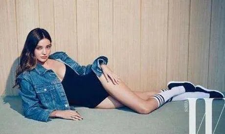 米兰达可儿怀三胎,十个月前刚为富豪老公生完子