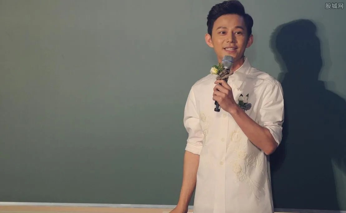 何炅汪涵工资遭曝光 简直就是富到惊人的地步