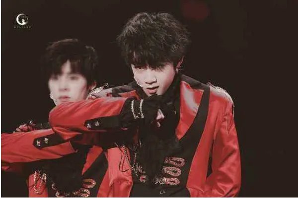 走过了四季又到了年底,岁月的痕迹是什么歌曲?