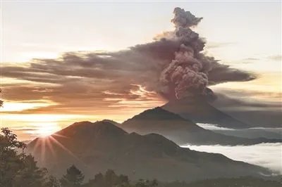 印阿贡火山再次喷发是真的吗？