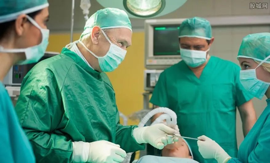 14%美国人放弃治疗 因费用太高治不起