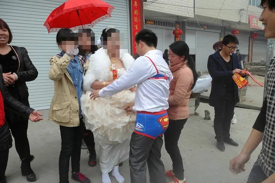 女子遇婚闹摔昏迷, 还有哪些婚闹事件?