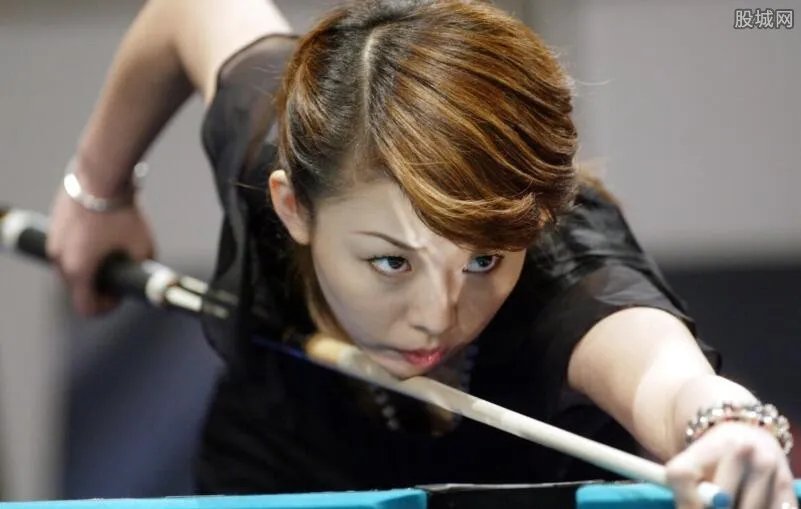 潘晓婷胸碰到球 潘晓婷因胸部被判犯规令人惋惜